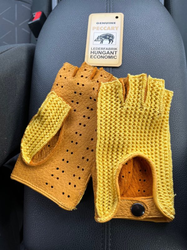 fingerlose handschuhe in farbe gelb aus peccary leder